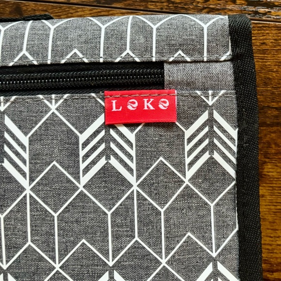 Lekebaby portable diaper pad. Silver, grey and black. - Picture 3 of 9